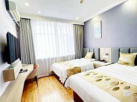 Twin Deluxe Room