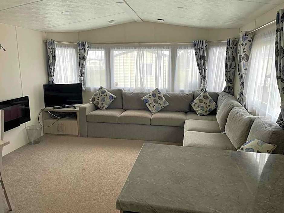 23 kingfisher court luxury 3 bedroom caravan