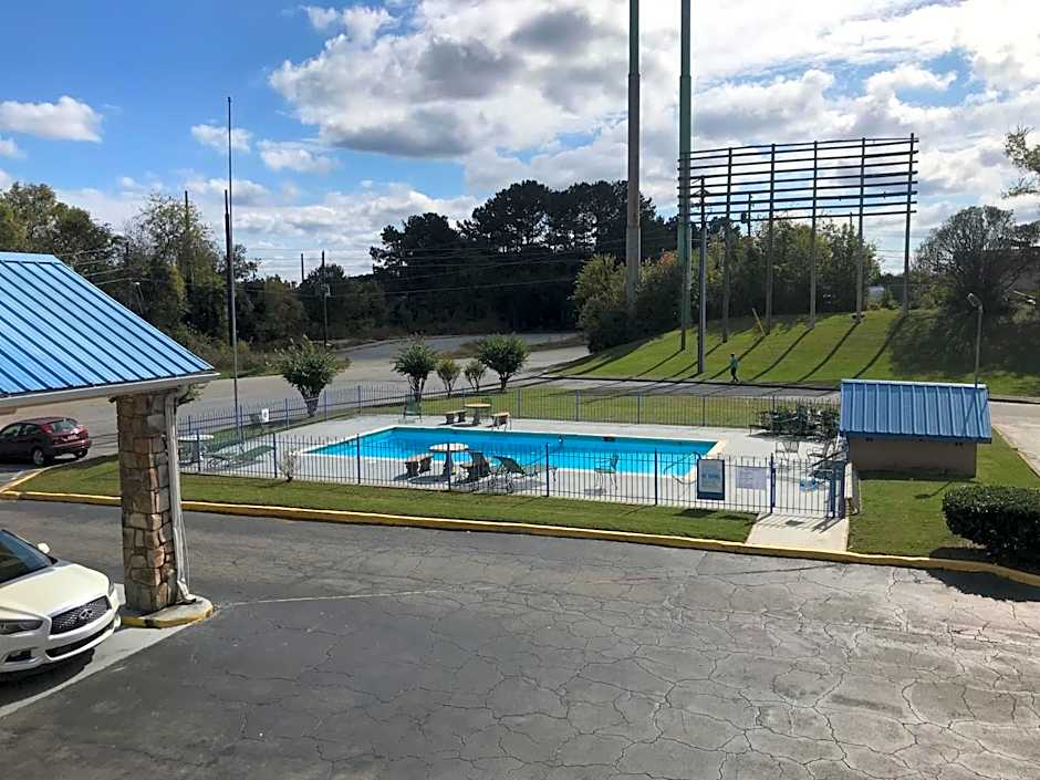 Country Hearth Inn & Suites - Cartersville