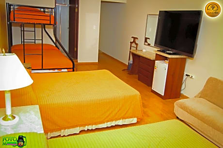 Family Room (6 Adults)