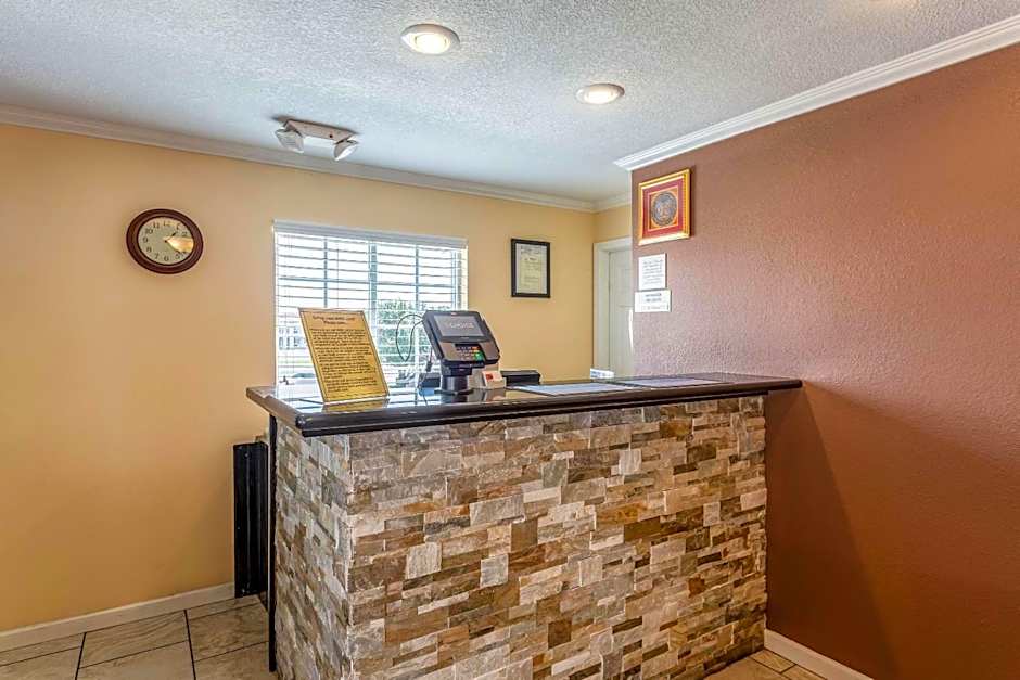 Econo Lodge Inn & Suites Santa Rosa
