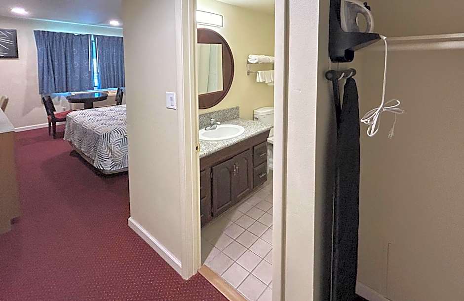 Studio 6 Suites Santa Ana, CA