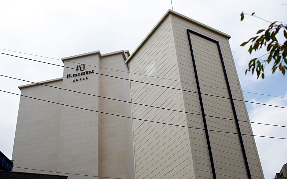 H. Moment Hotel Songjeong