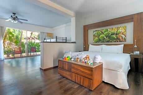 Deluxe Family Room