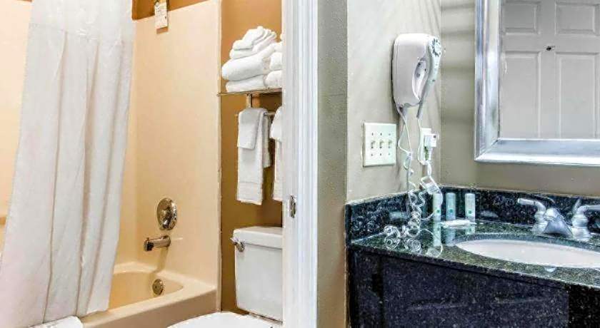 Quality Inn Bessemer I-20 exit 108