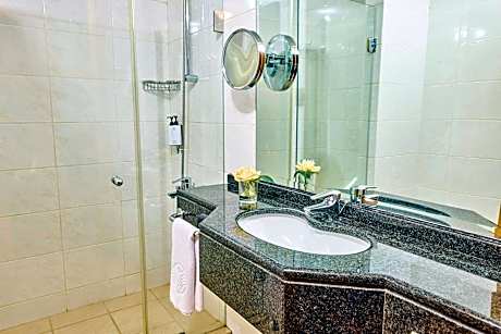 Sea View One Bedroom Suite  with Lounge Access