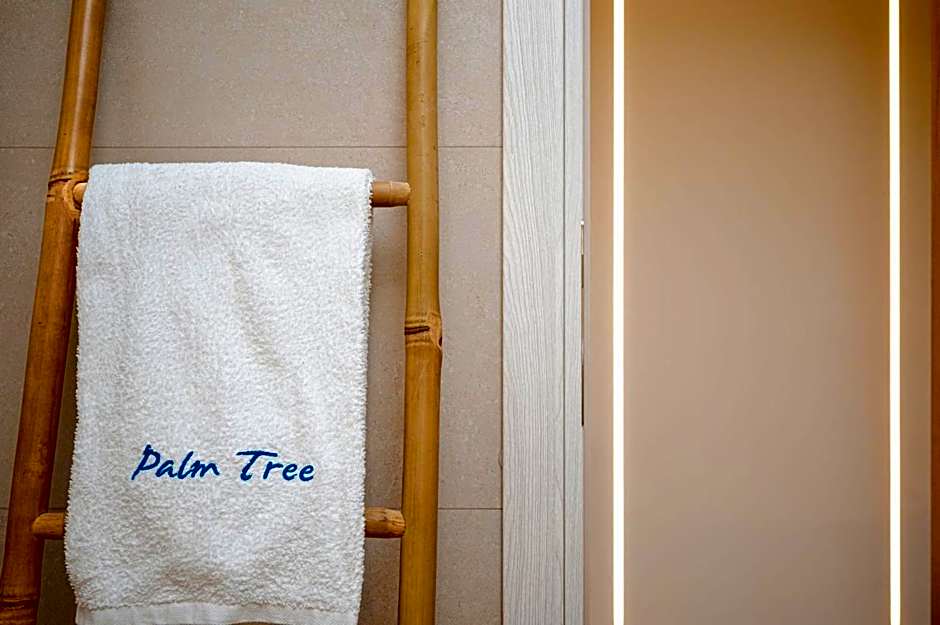 Palm Tree Beach Suites, by ZanteWize