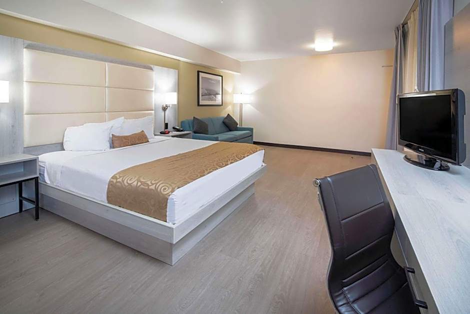 Ramada by Wyndham Burbank Airport