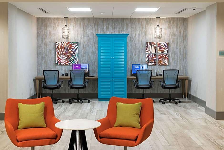 Hampton Inn & Suites Cape Canaveral Cruise Port