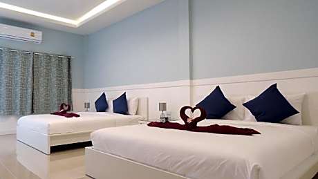 Quadruple Room with Terrace