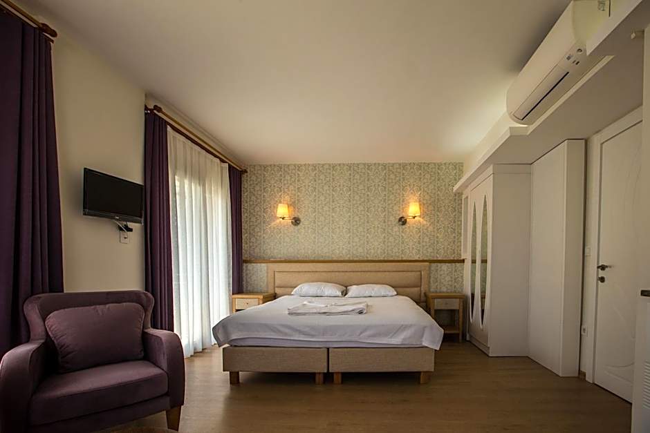 Clementin Suits Sigacık