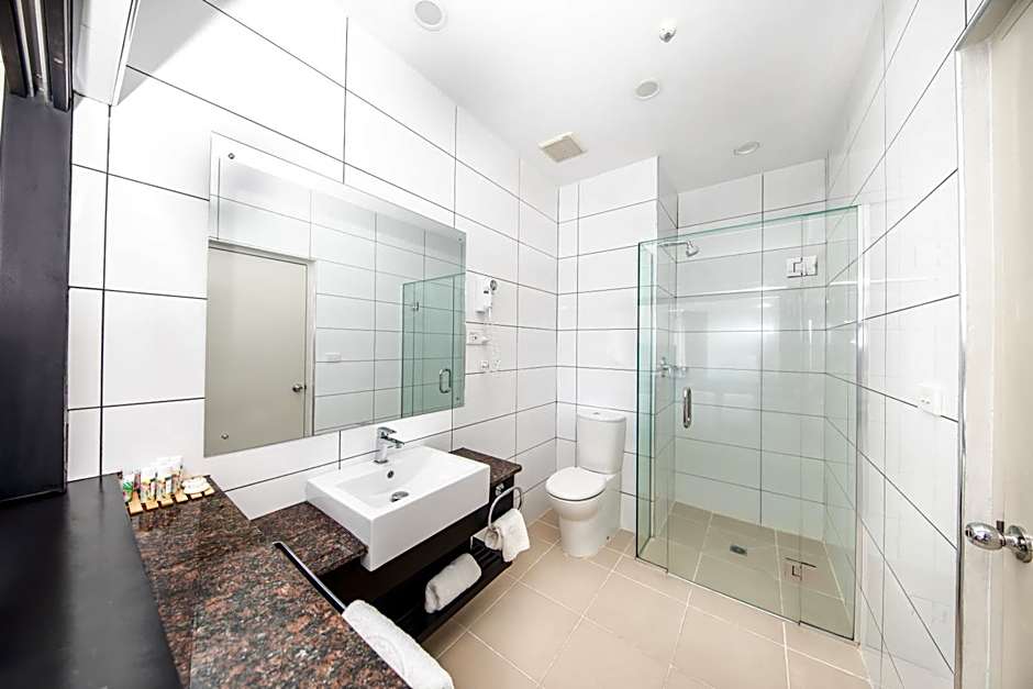 Tanoa Waterfront Hotel