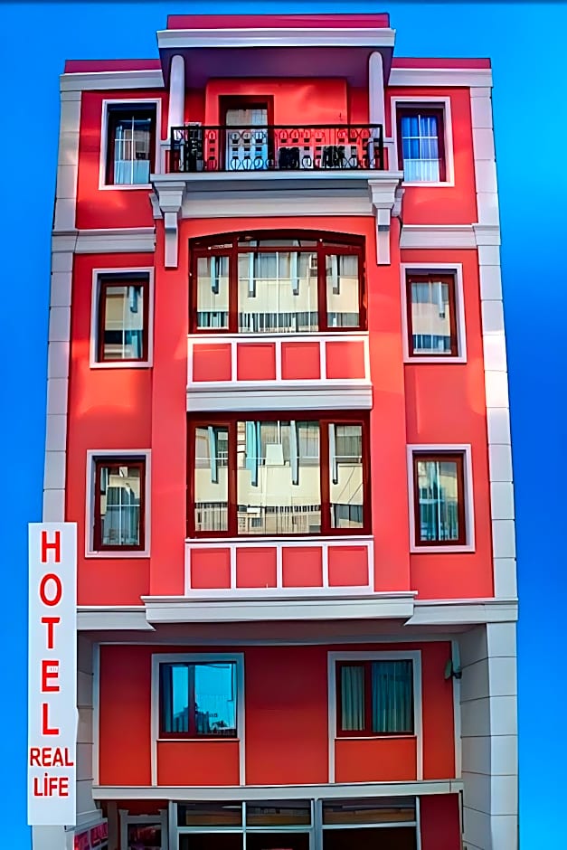 HOTEL REAL LİFE