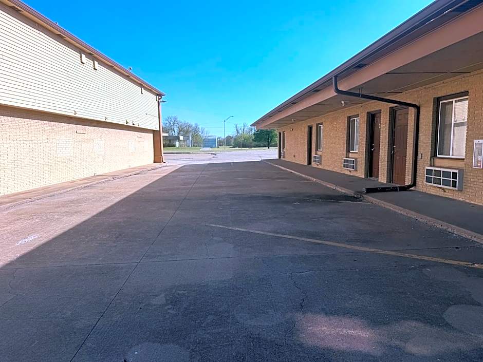 Regal Inn Coffeyville KS US 169