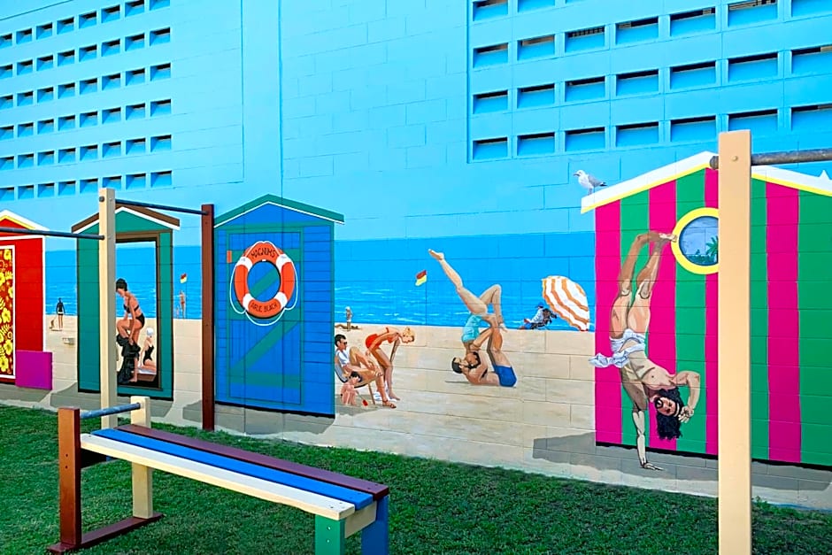 Airlie Beach Magnums - Adults Only