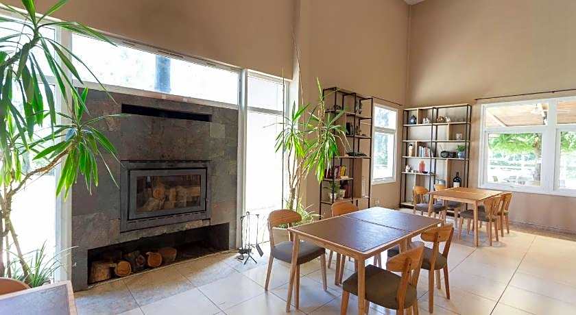 Howard Johnson Funes