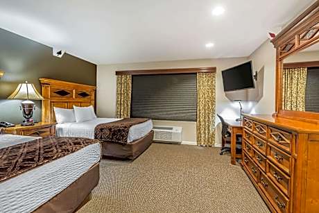 Queen Room with Two Queen Beds - Non-Smoking