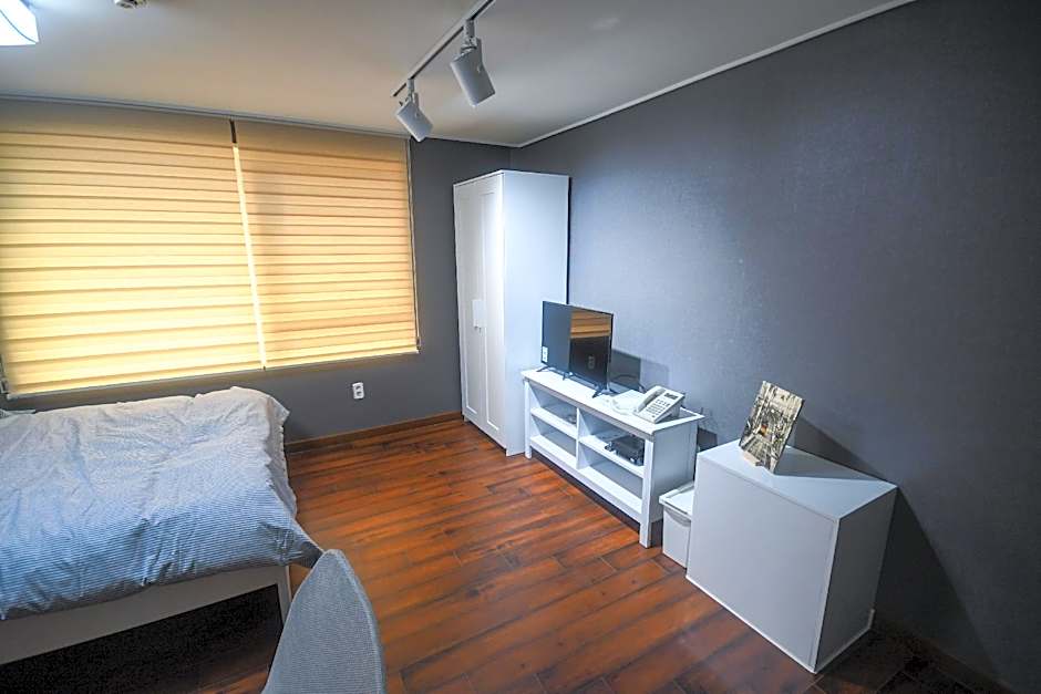 Bluehum Guesthouse