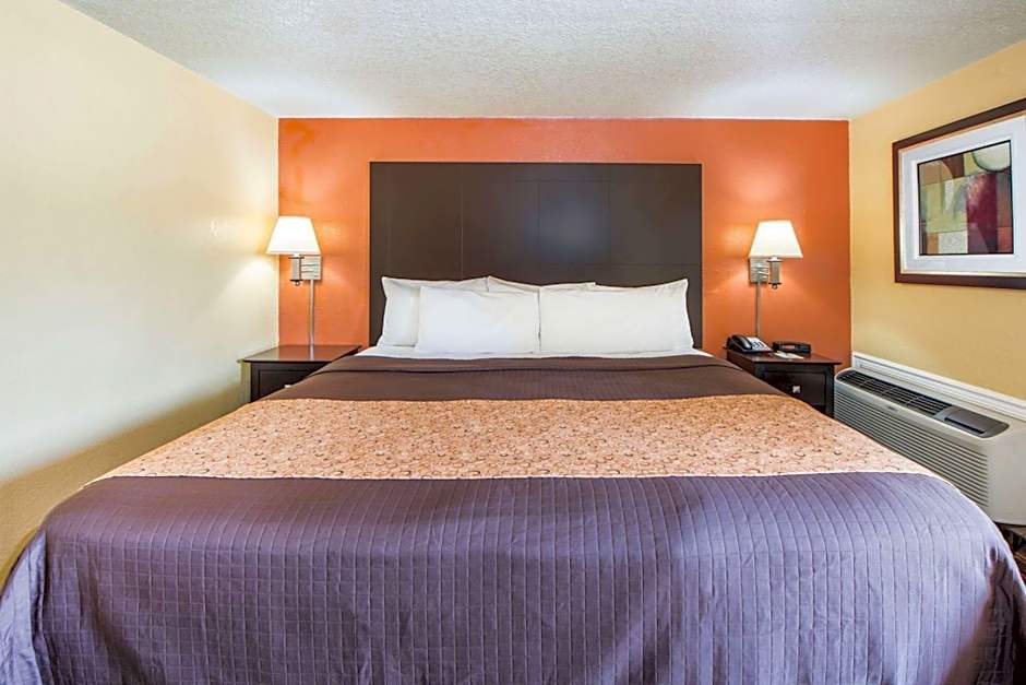 Days Inn by Wyndham Joplin