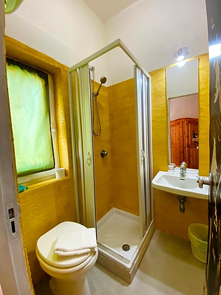 Green Gallery Hotel and Restaurant