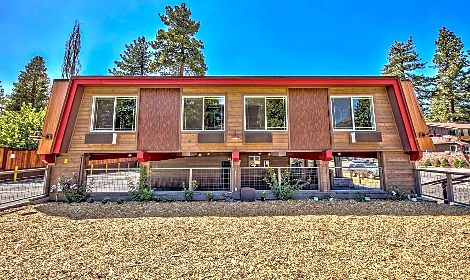 The Elet Hotel