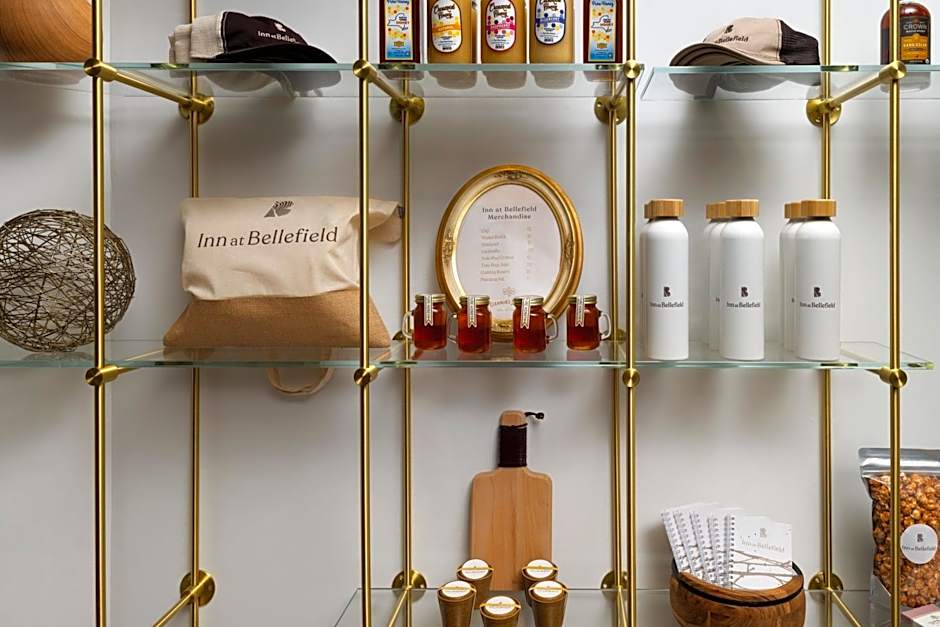 Inn at Bellefield / Hyde Park