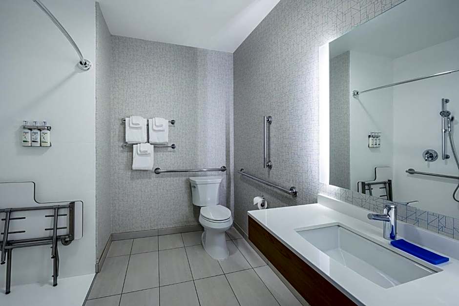 Holiday Inn Express and Suites Gilbert - East Mesa By IHG