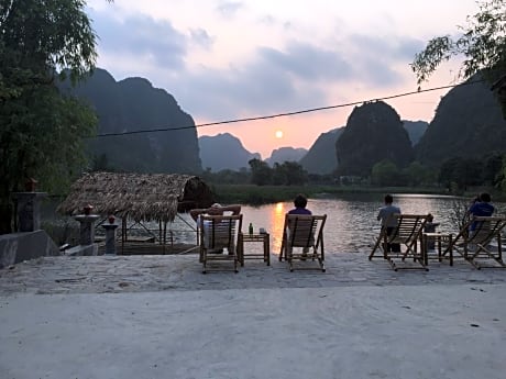 Trang An River View Homestay