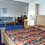 Sky Lodge Inn & Suites - Delavan