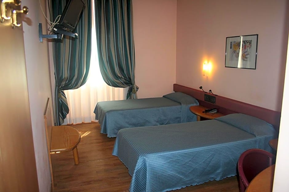 Albert Hotel