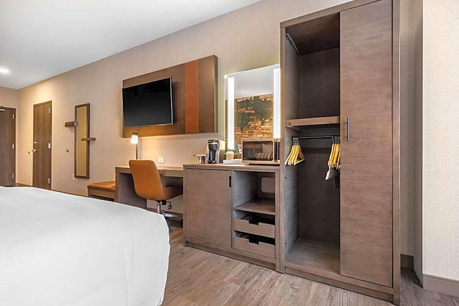 Cambria Hotel Omaha Downtown