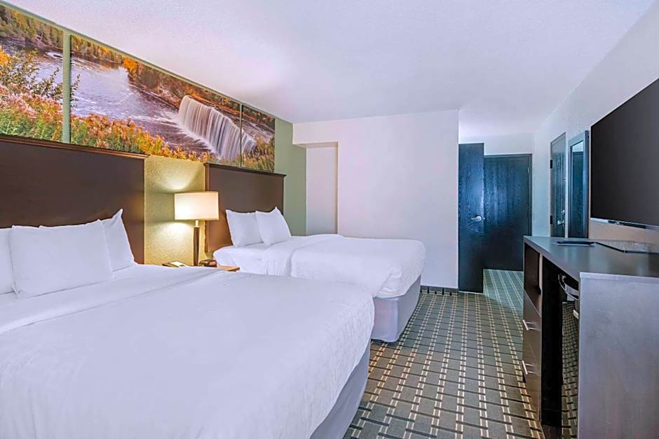 Clarion Pointe Jasper