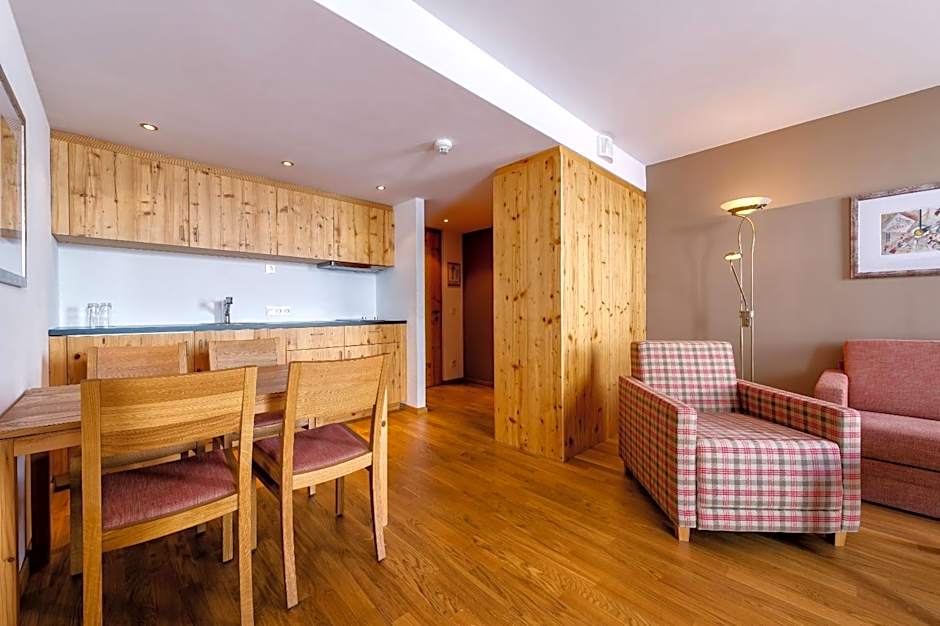 ROBINSON ALPENROSE Zürs