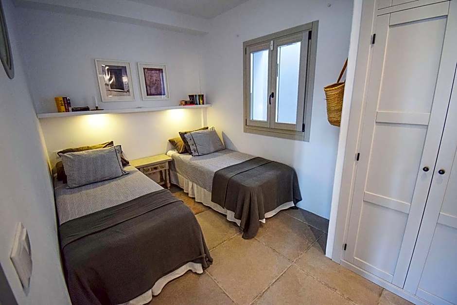 La Orza, Frigiliana Luxury center townhouse with pool and parking HansOnHoliday Rentals