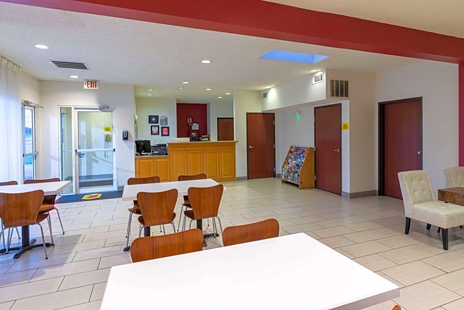 Super 8 by Wyndham Garland/Rowlett/East Dallas Area