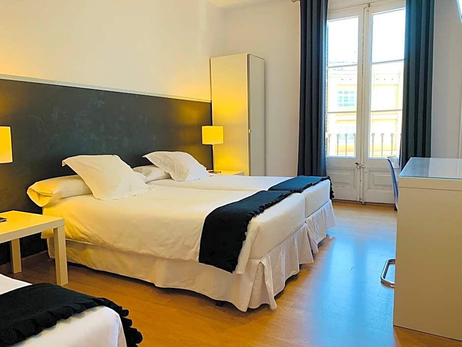 Super Balmes Guest House