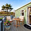 2 Bedroom Lakeview Lodge - Ensuite & Balcony Deck