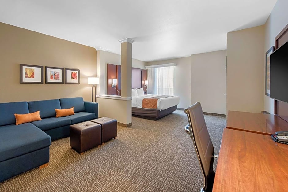 Comfort Suites Denver International Airport