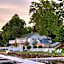 Bay Pointe Inn