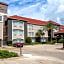 La Quinta Inn & Suites by Wyndham Houston - Normandy