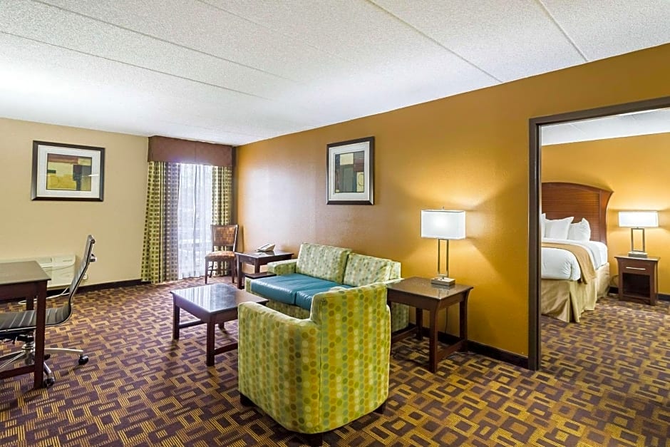 Quality Inn & Suites Arden Hills - Saint Paul North
