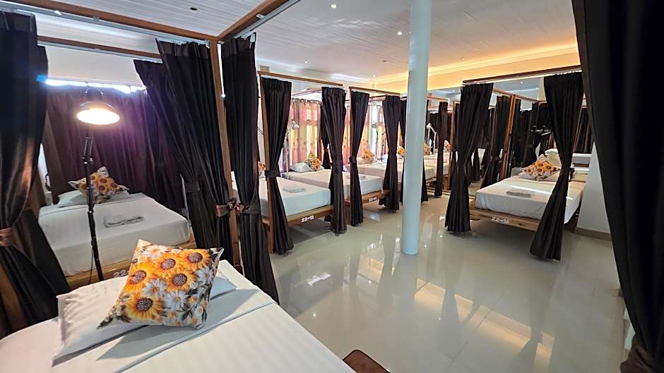 Photo 1 of 4 of Bed in 6 Bed Female Dormitory Room with Ensuite Bathroom