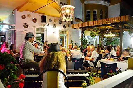 Twin Room with Mountain View