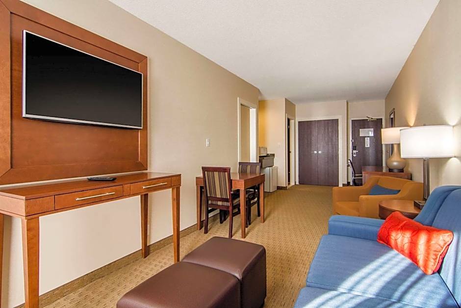 Comfort Inn & Suites
