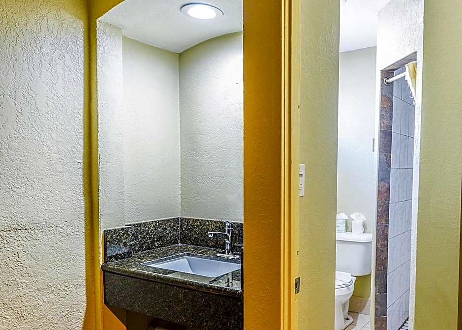 Pacifica Motel