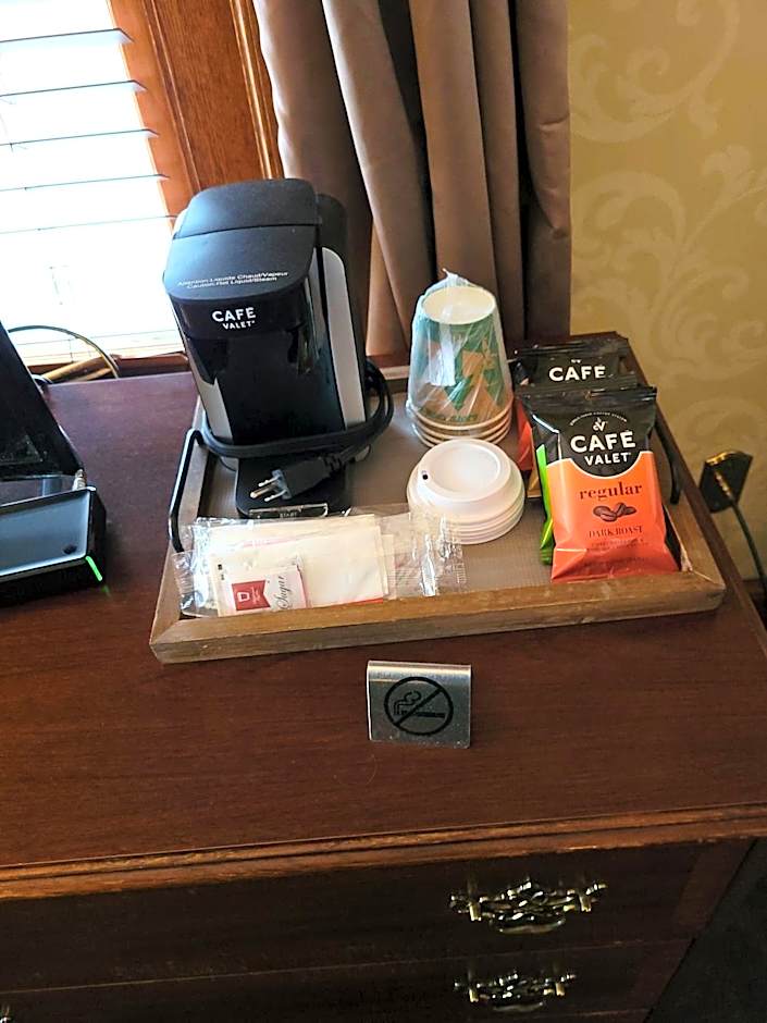 Altland House Inn & Suites