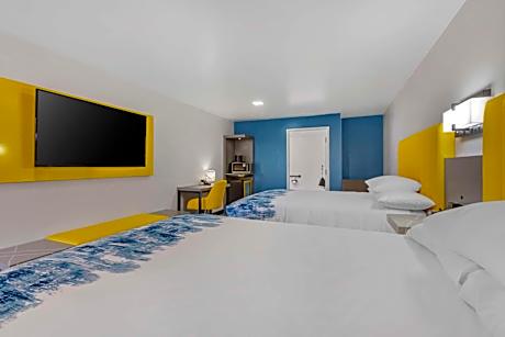 Queen Suite with Two Queen Beds and Roll-In Shower - Disability Access/Pet Friendly