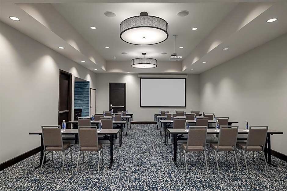 Hampton Inn & Suites Roanoke Downtown