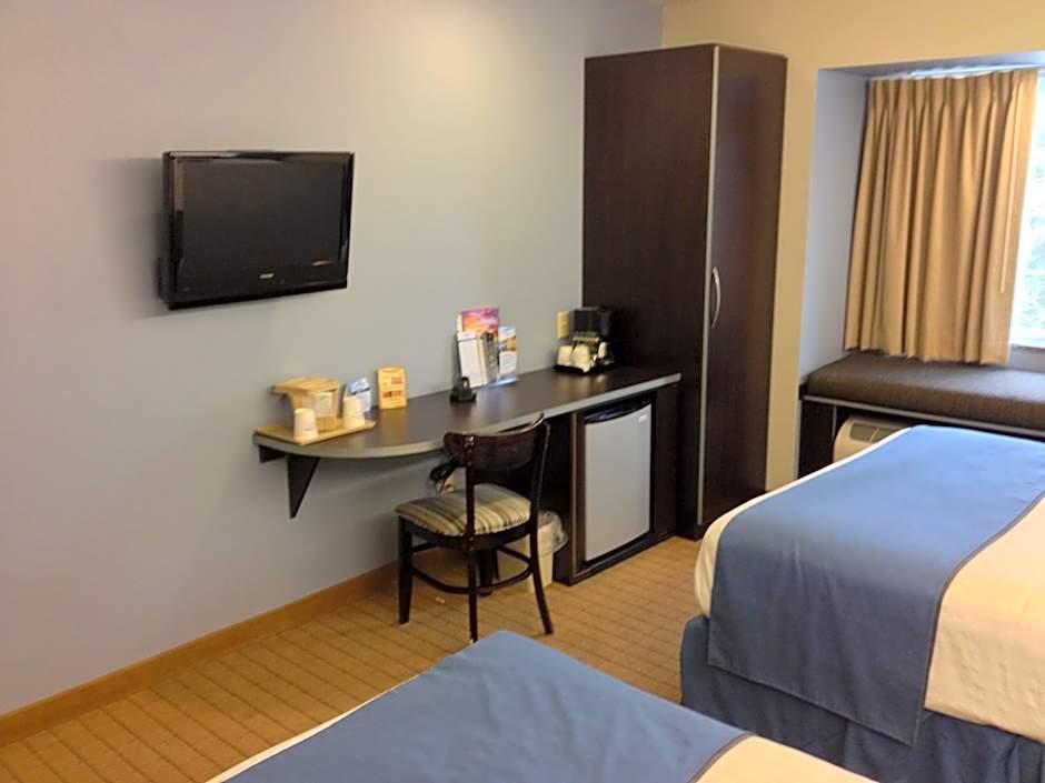 Microtel Inn & Suites By Wyndham Bath