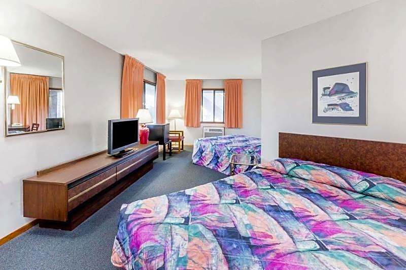 Knights Inn Mackinaw City